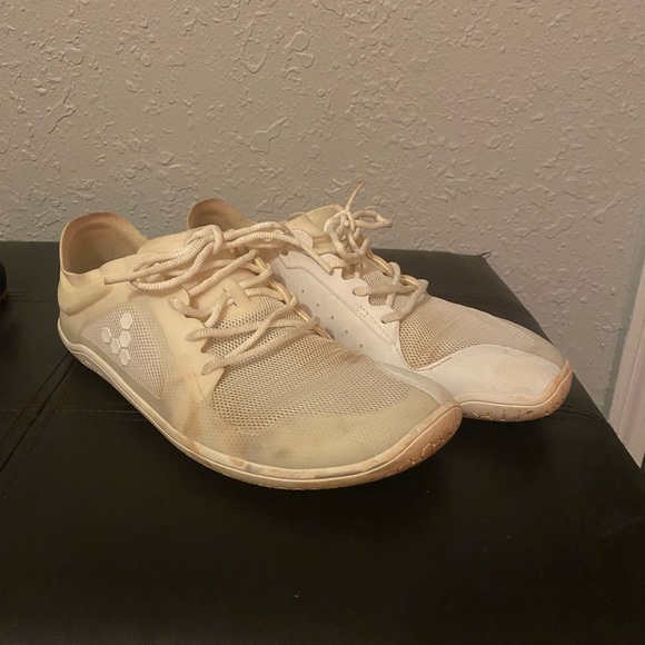 VivoBarefoot white shoes 38L - Picture 3 of 9